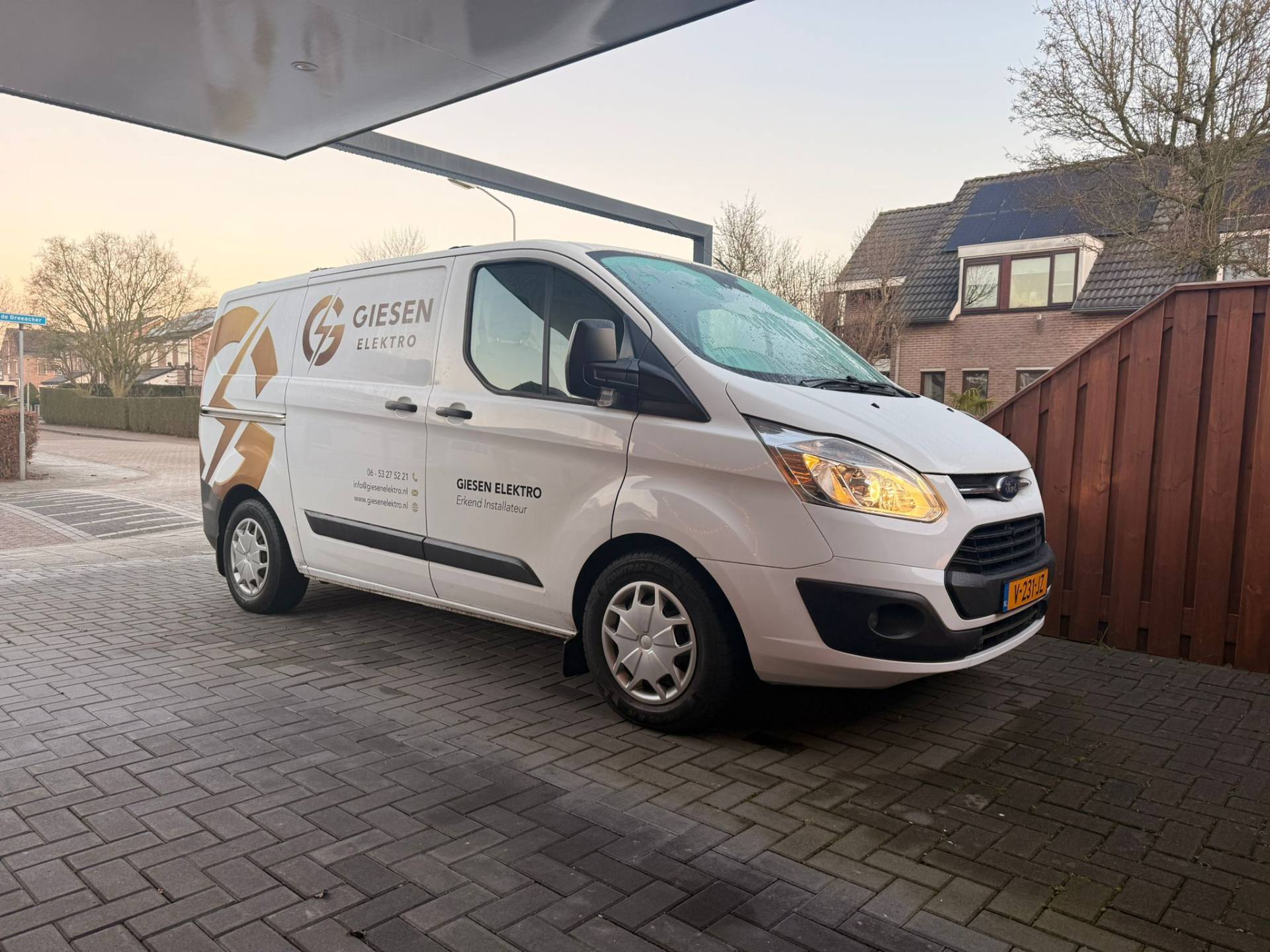 De werkbus van Giesen Elektro in de regio Arnhem en Nijmegen